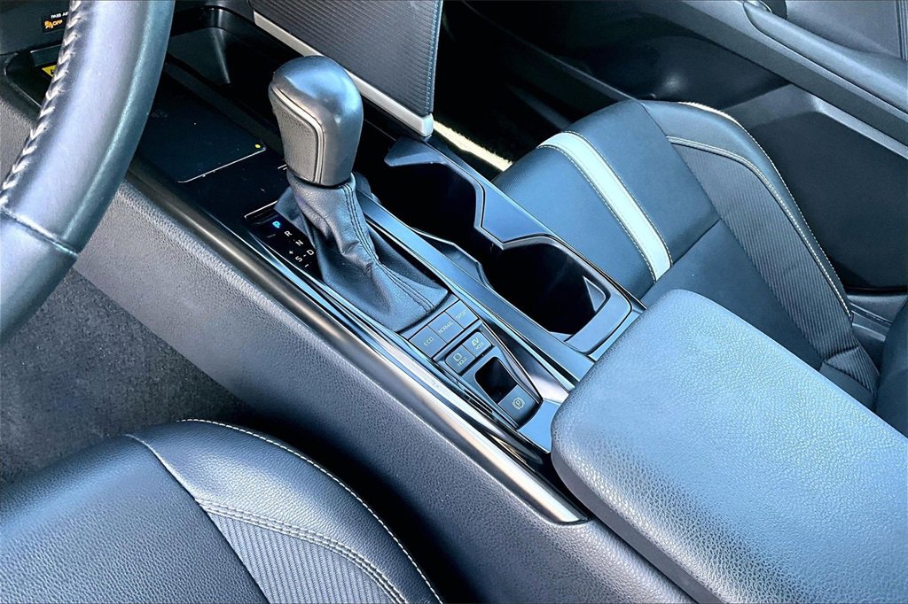 Used 2025 Toyota Camry SE image 15