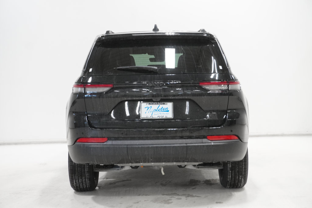 New 2026 Jeep Grand Cherokee Altitude AWD/4WD image 6