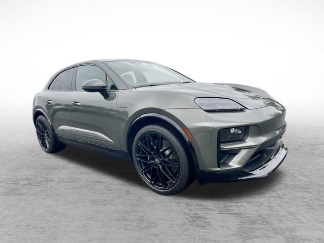Used 2025 Porsche Macan Turbo Electric AWD/4WD image 3