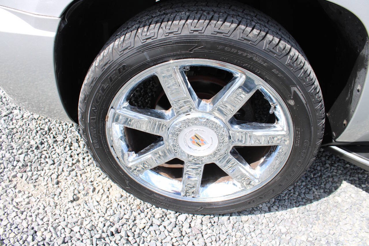 Used 2013 Cadillac Escalade ESV Luxury AWD/4WD image 27