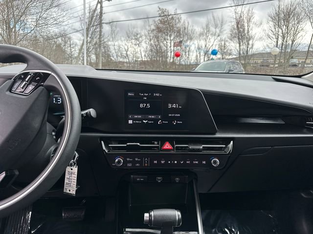 Used 2025 Kia Niro LX image 23
