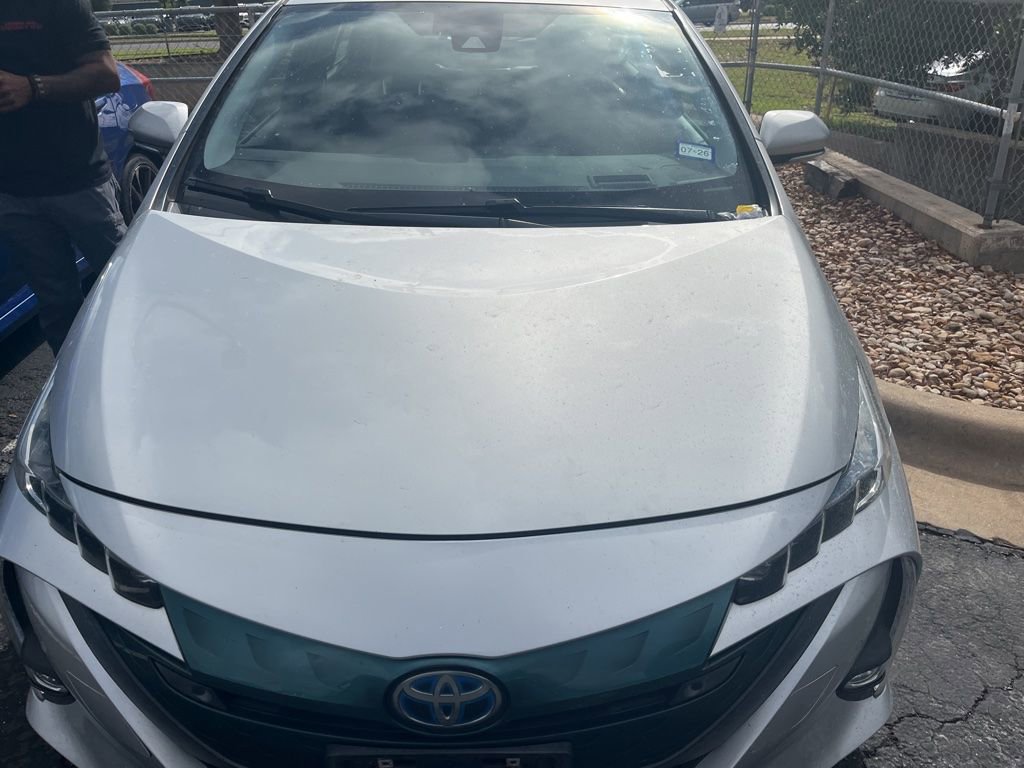 Used 2018 Toyota Prius Prime Advanced FWD image 2