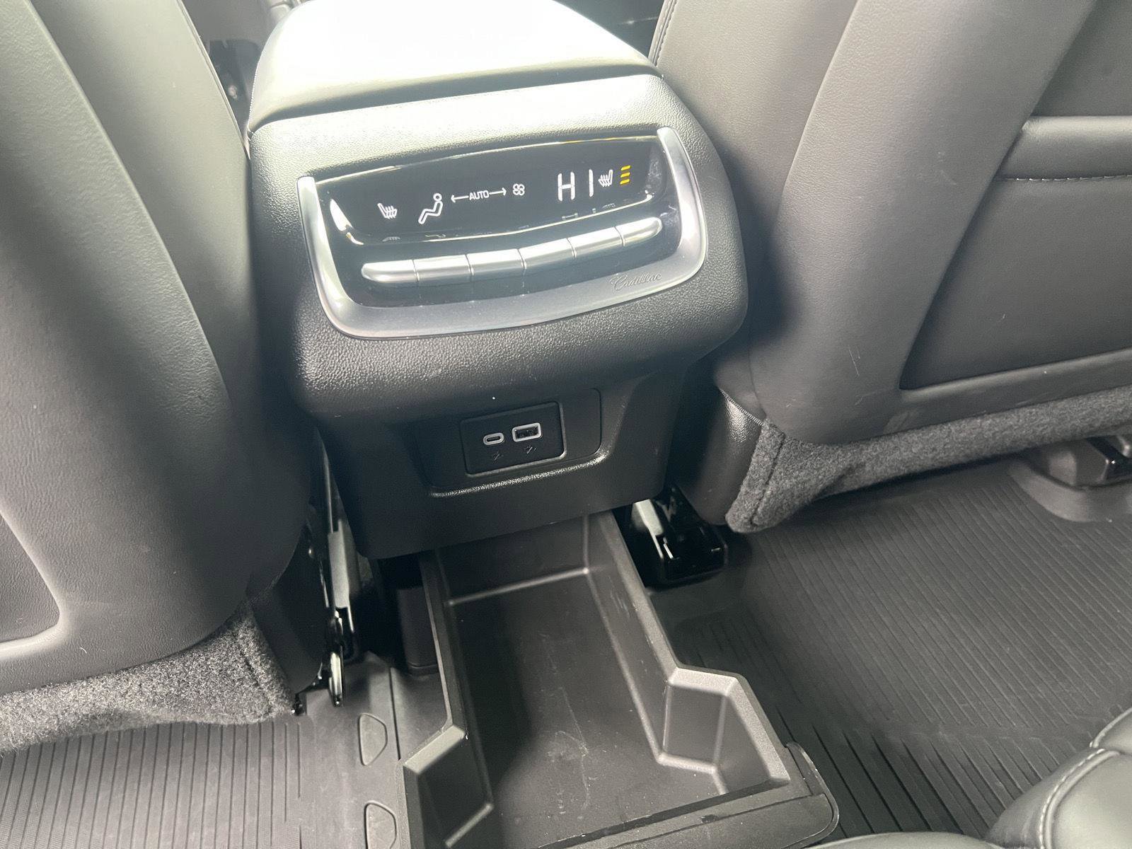 Used 2025 Cadillac XT6 Sport w/ Platinum Package AWD/4WD image 17