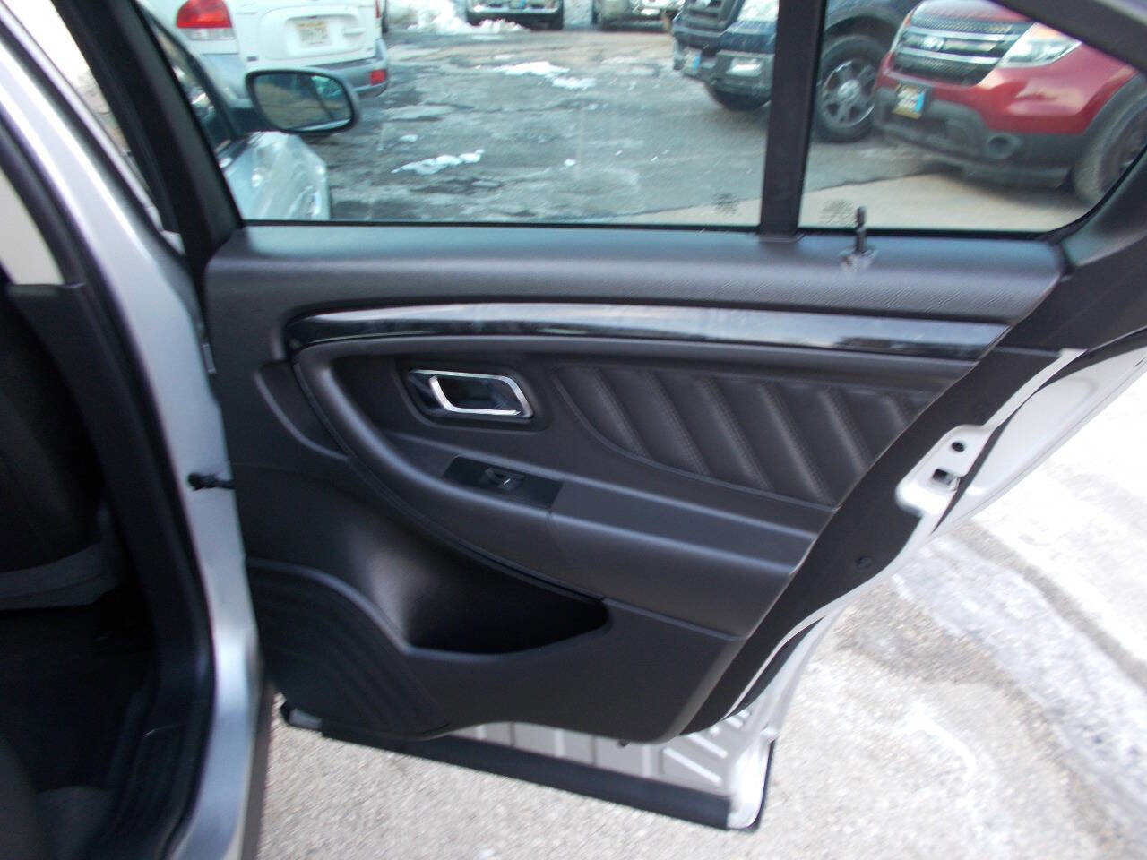Used 2010 Ford Taurus Limited image 19