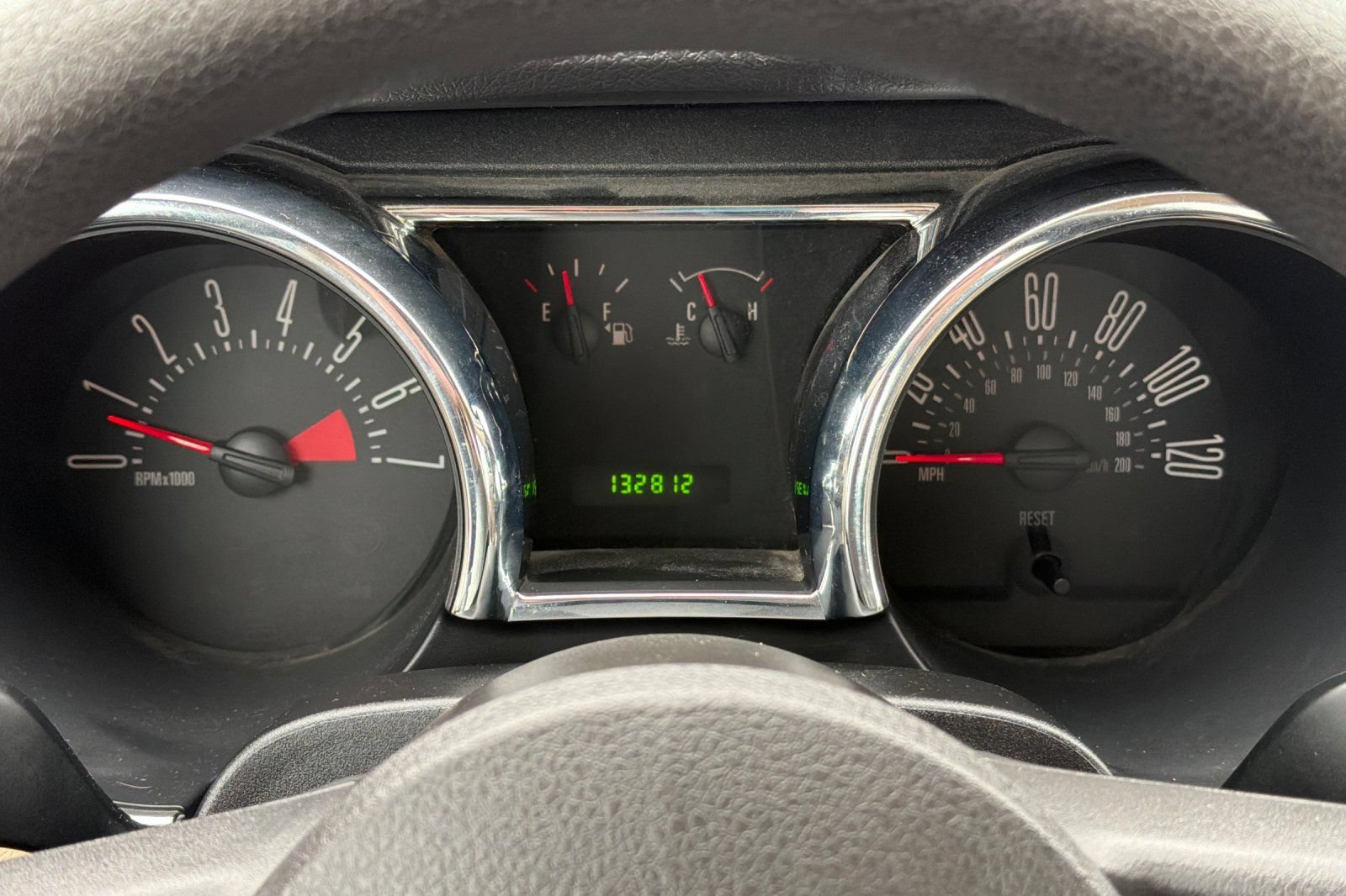 Used 2005 Ford Mustang Premium RWD image 24