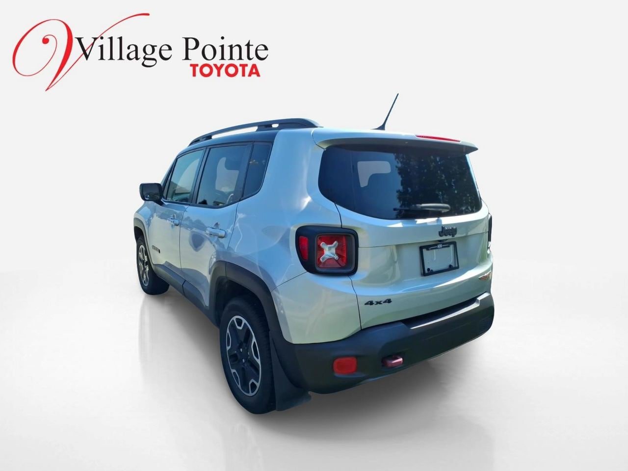 Used 2016 Jeep Renegade Trailhawk w/ Cold Weather Group AWD/4WD image 2