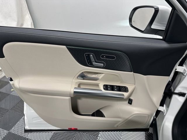 Used 2025 Mercedes-Benz GLA 250 4MATIC image 15