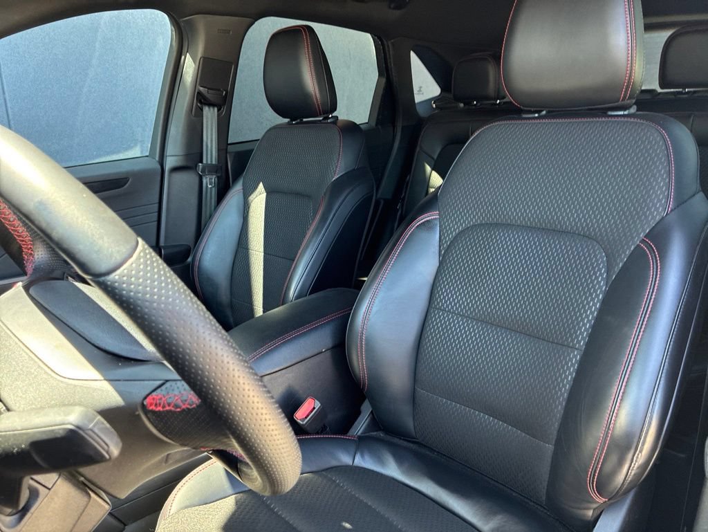 Used 2025 Ford Escape ST-Line AWD/4WD image 13