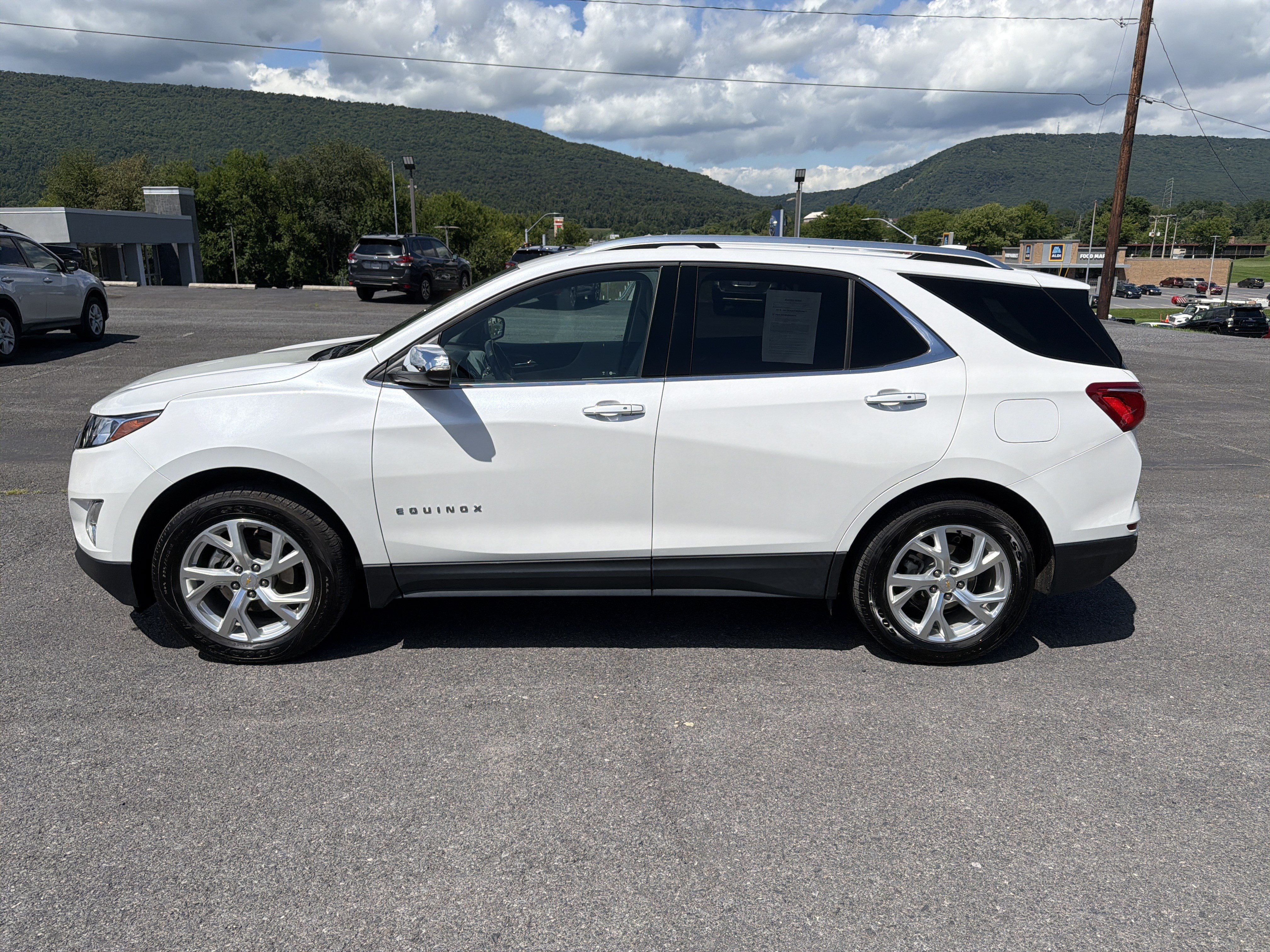 Used 2018 Chevrolet Equinox Premier AWD/4WD image 9