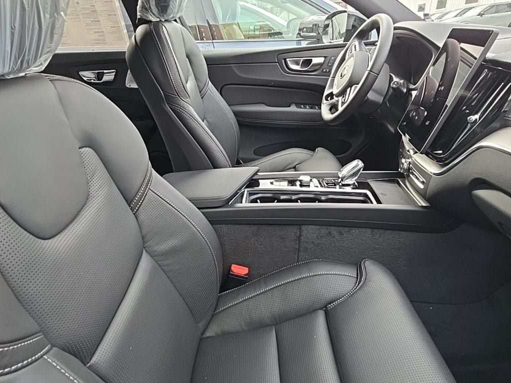 New 2026 Volvo XC60 B5 Ultra w/ Protection Package Premier AWD/4WD image 8
