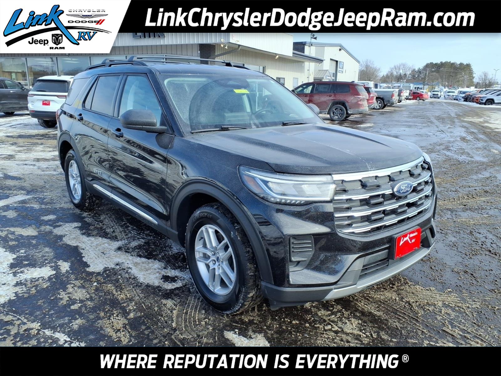 Used 2025 Ford Explorer Active image 1