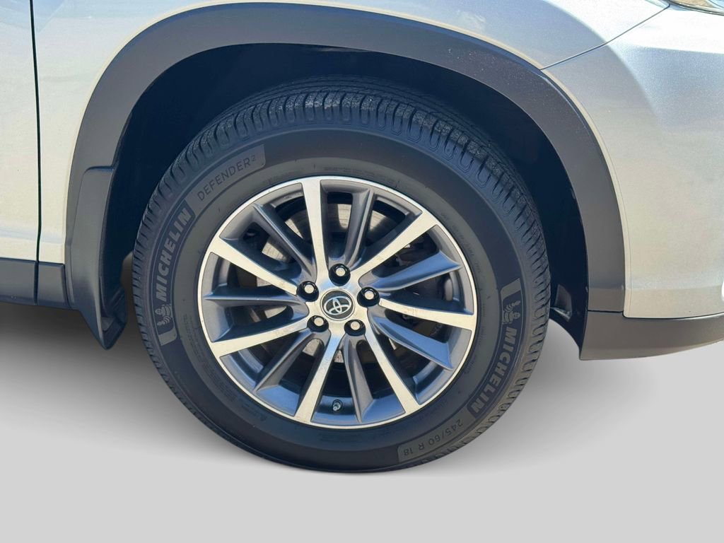 Used 2019 Toyota Highlander XLE AWD/4WD image 7