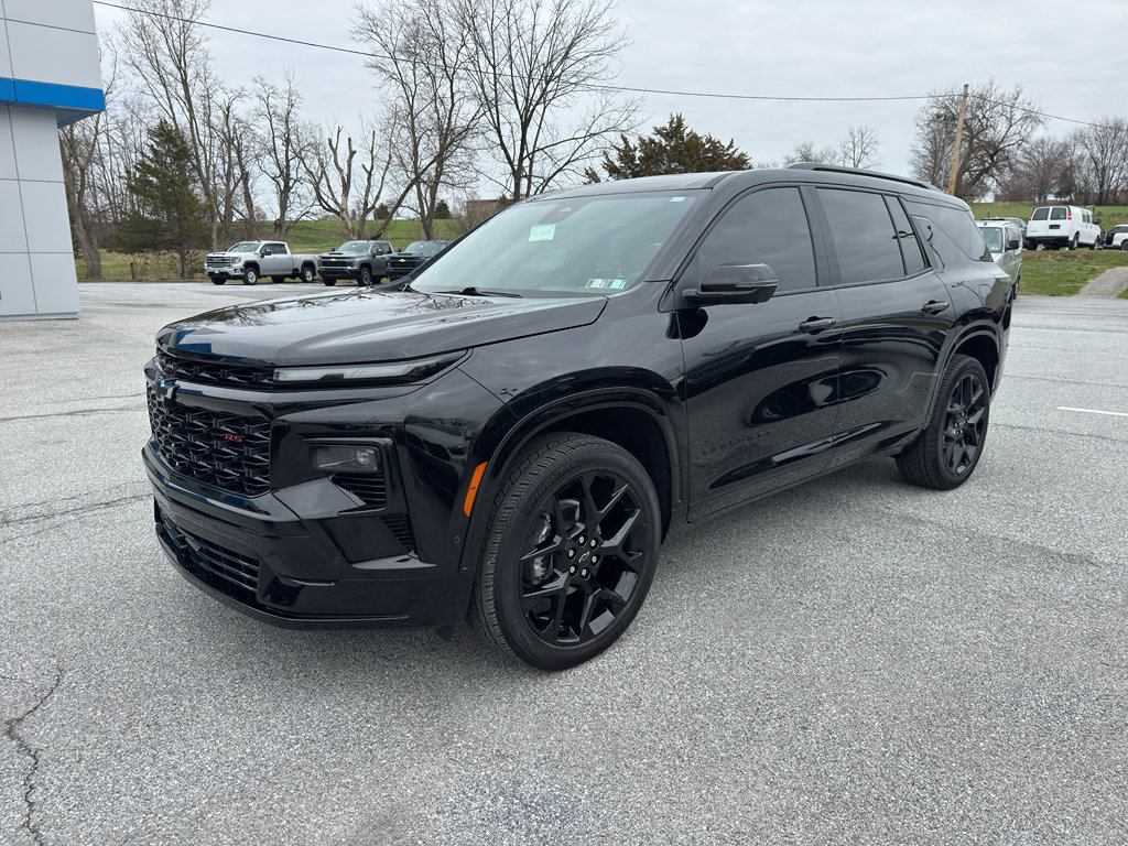 Used 2025 Chevrolet Traverse RS