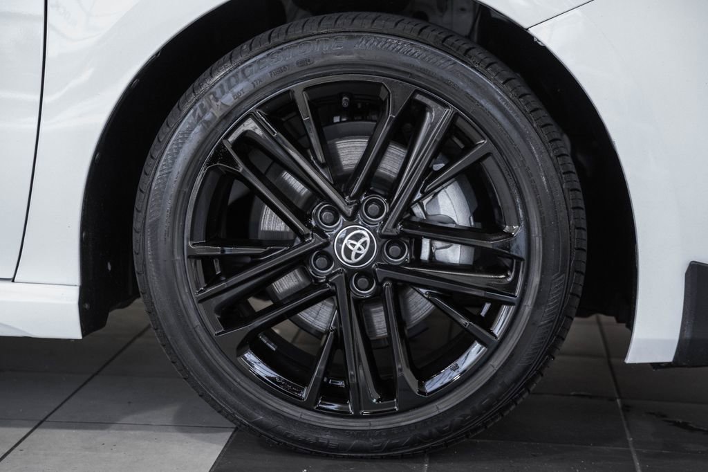 Used 2025 Toyota Camry SE image 16