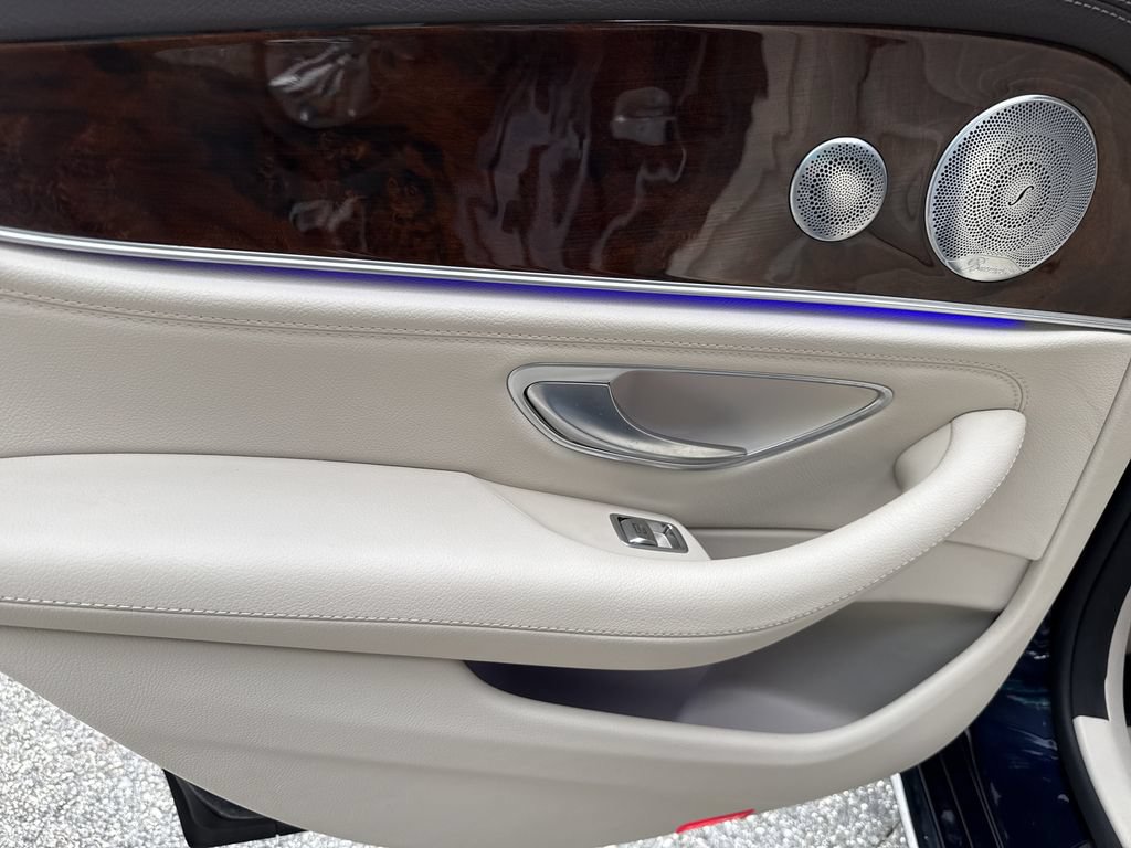 Used 2017 Mercedes-Benz E 300 image 21