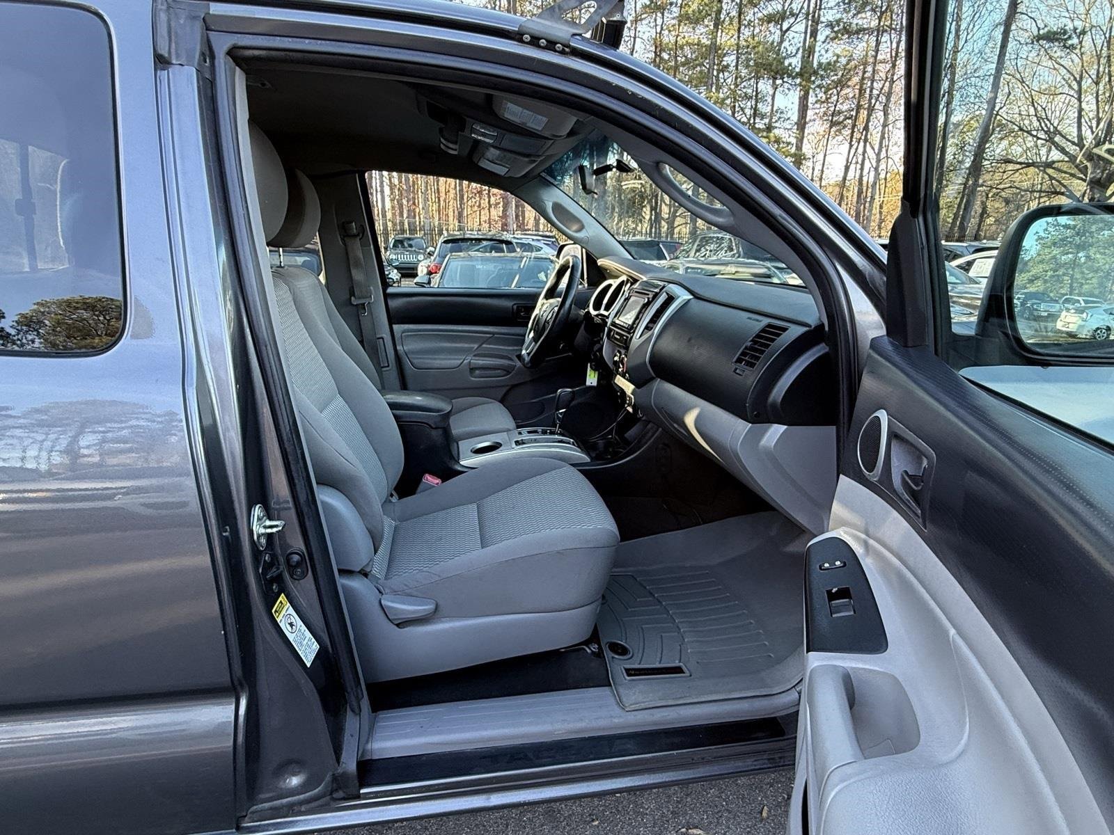 Used 2015 Toyota Tacoma 4x4 Access Cab image 21