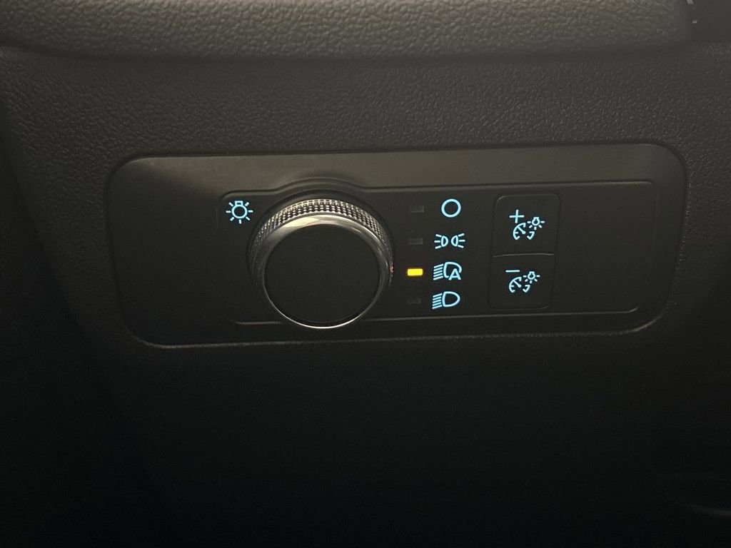 Used 2022 Ford Escape SE image 45