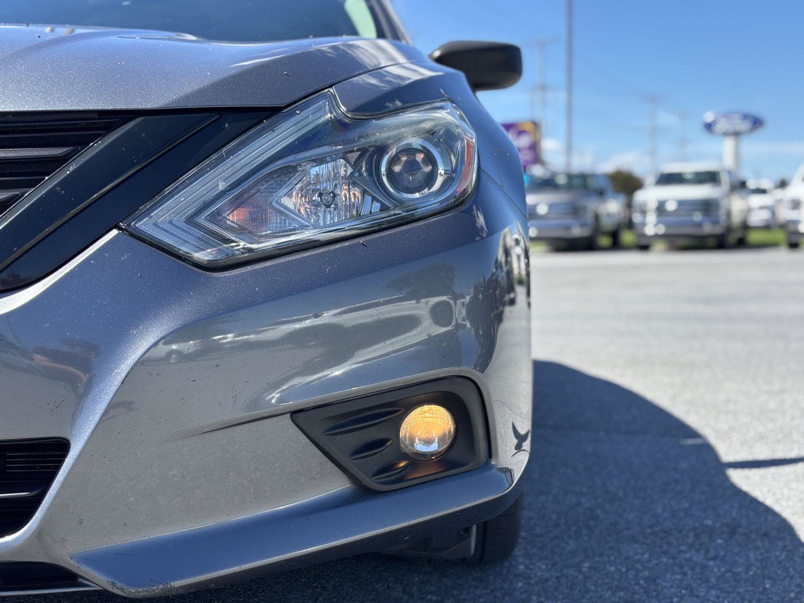 Used 2018 Nissan Altima 2.5 SR w/ SR Midnight Edition FWD image 3