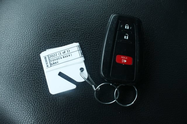 Used 2022 Toyota RAV4 XLE FWD image 27