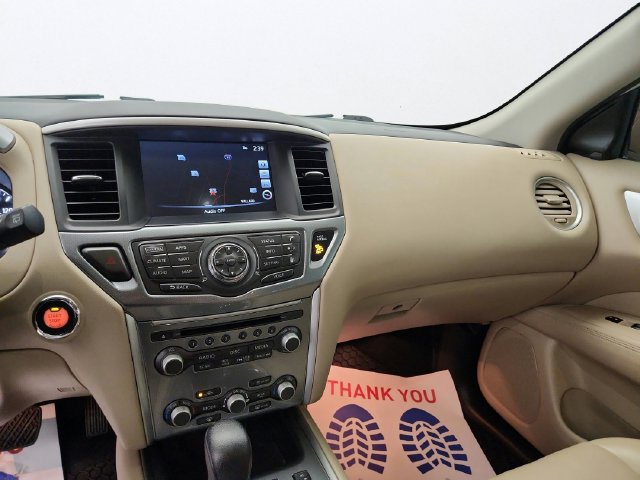 Used 2019 Nissan Pathfinder SL FWD image 18