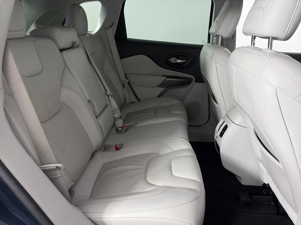 Used 2021 Jeep Cherokee Latitude Lux w/ Comfort/Convenience Group image 30