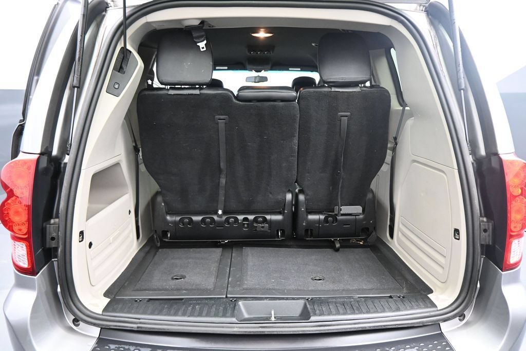 Used 2015 Dodge Grand Caravan SXT FWD image 28