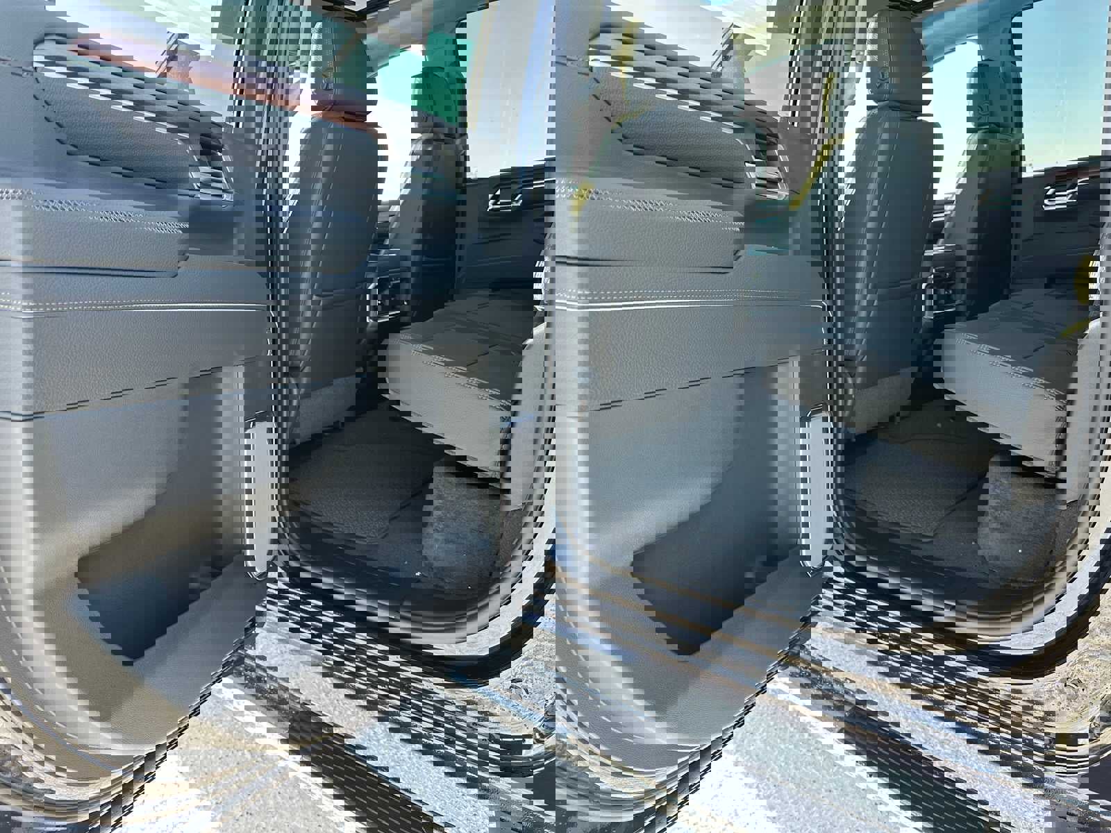 New 2026 GMC Sierra 2500 Denali w/ Denali Reserve Package image 15