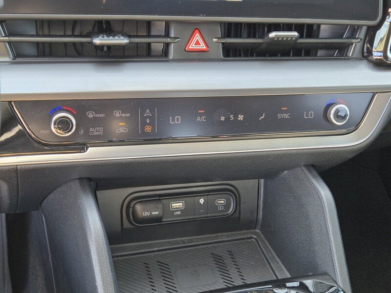 Certified 2025 Kia Sportage EX w/ Premium Package FWD image 21