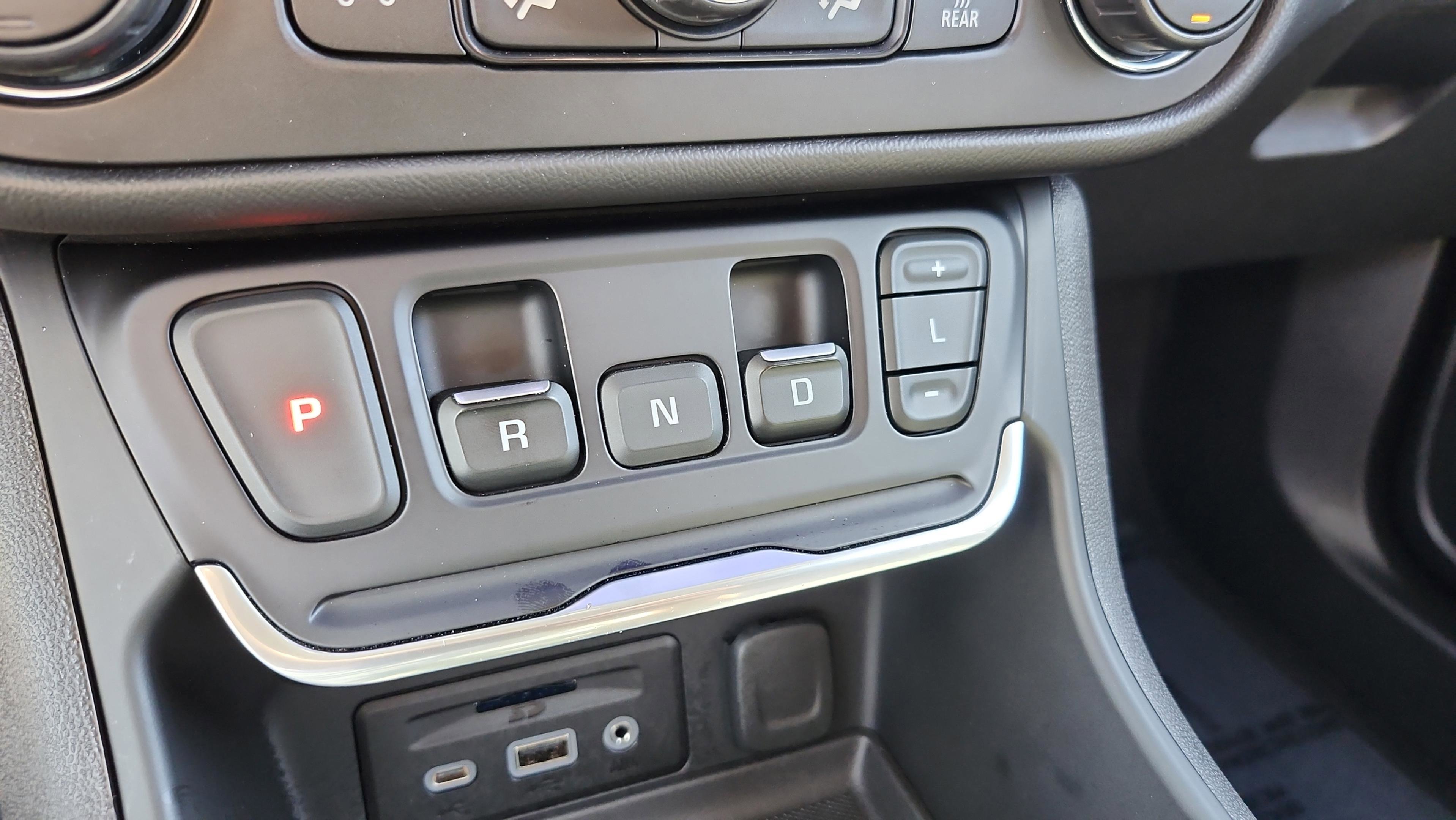 Used 2021 GMC Terrain SLT image 36