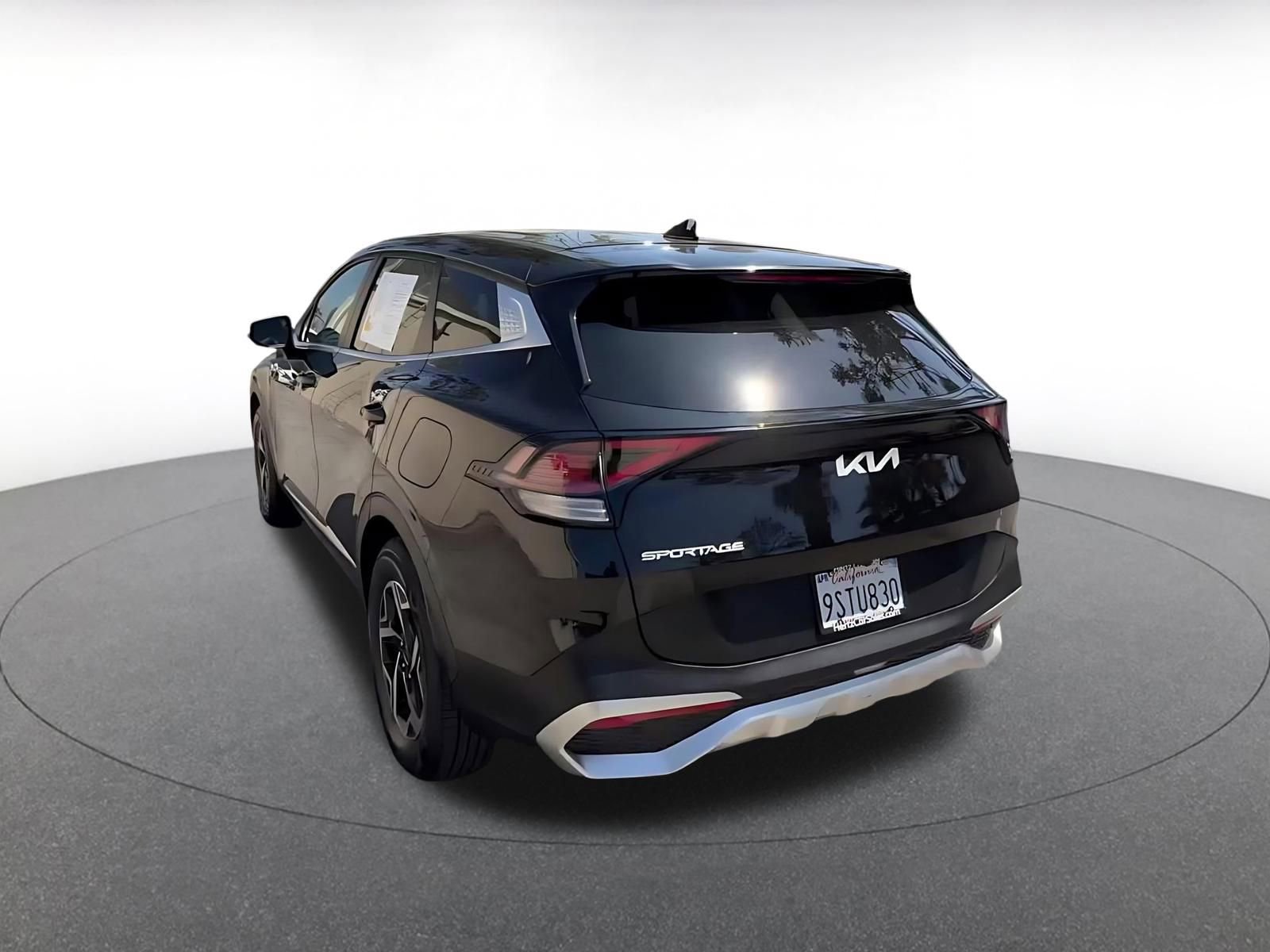 Used 2025 Kia Sportage LX image 11