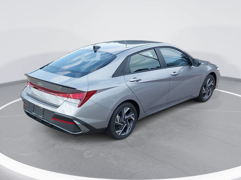 Certified 2025 Hyundai Elantra Sport FWD image 5