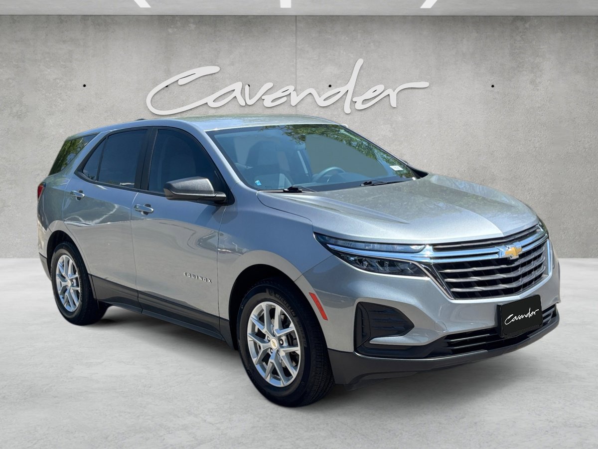 Used 2023 Chevrolet Equinox LS FWD image 2
