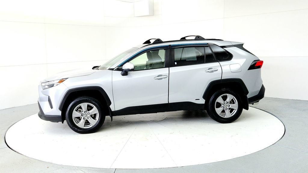 Used 2025 Toyota RAV4 XLE w/ Convenience Package AWD/4WD image 3