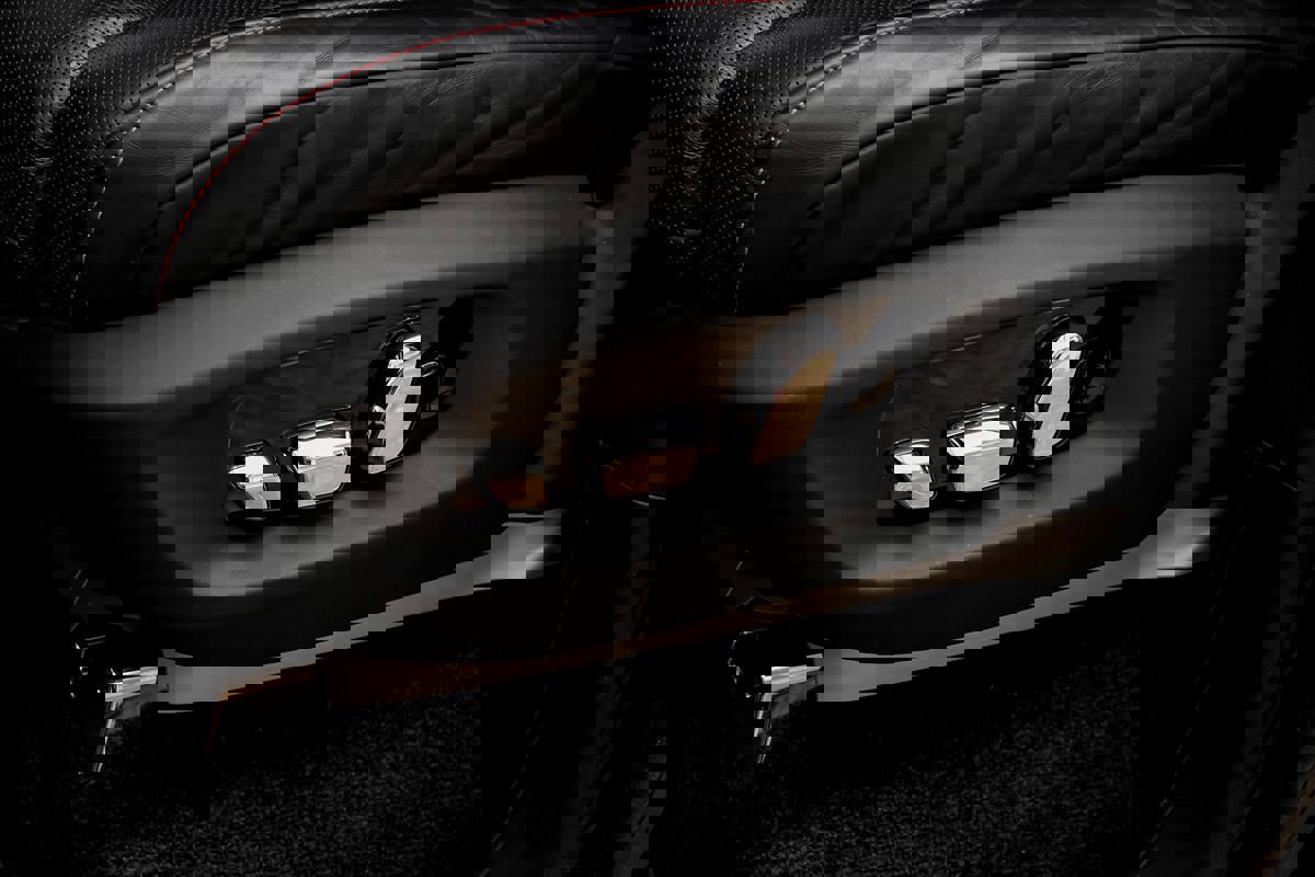 Used 2022 Rolls-Royce Cullinan Black Badge w/ Dark Exterior Package image 28