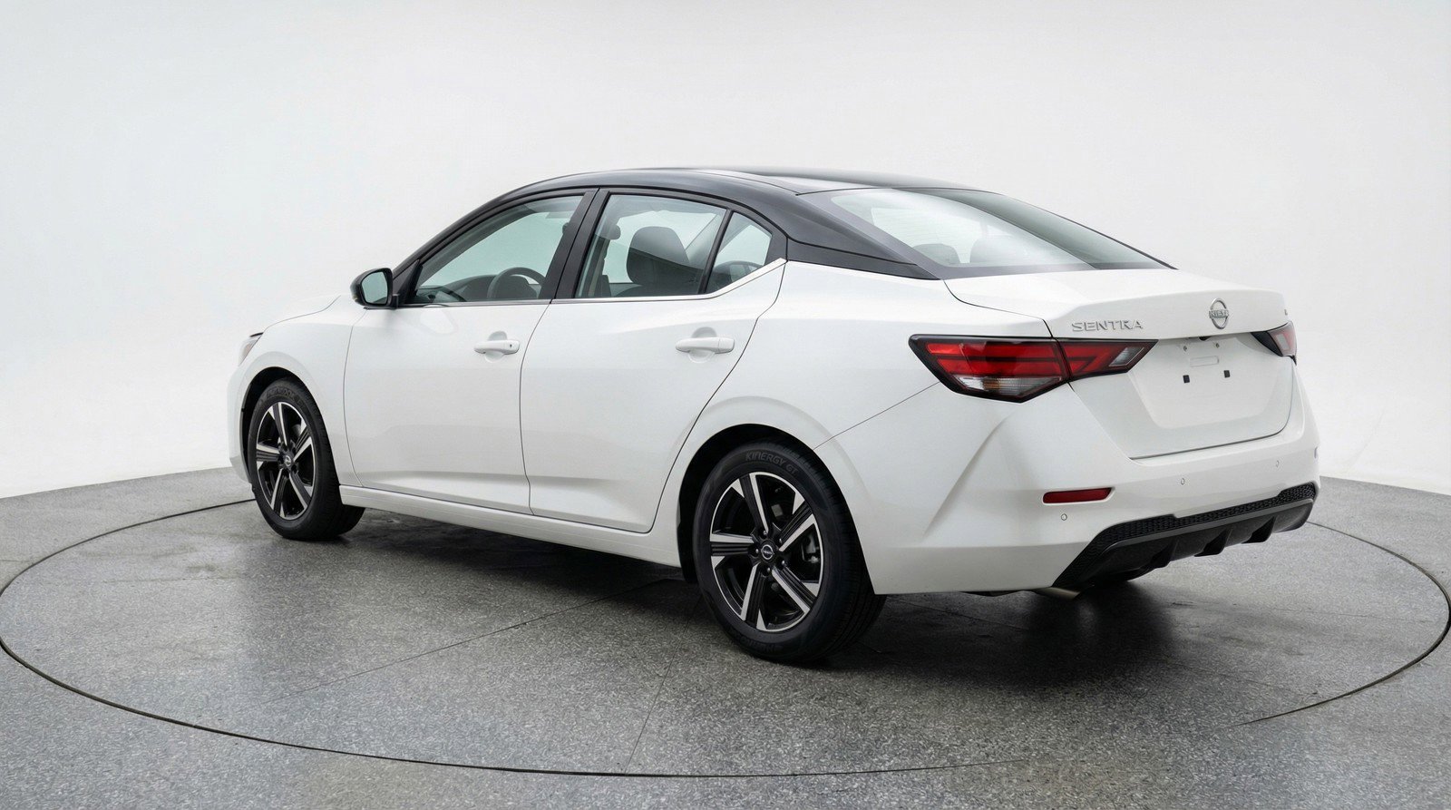 Used 2025 Nissan Sentra SV image 6