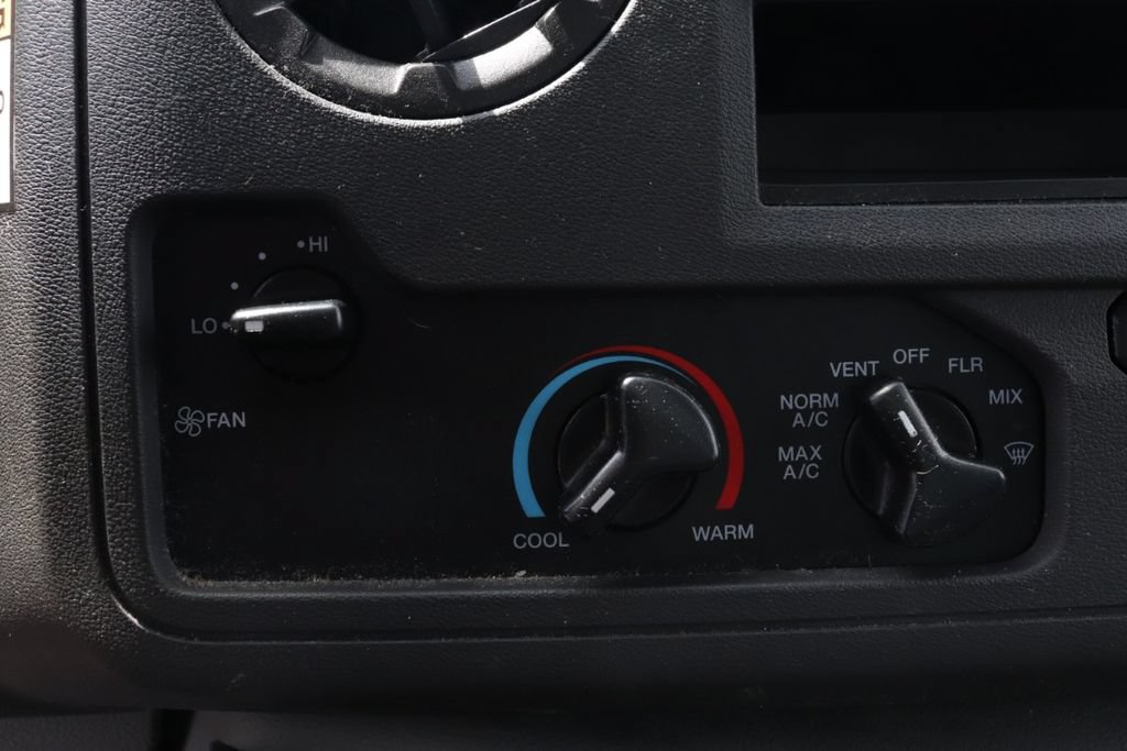 Used 2023 Ford E-450 and Econoline 450 Super Duty RWD image 16