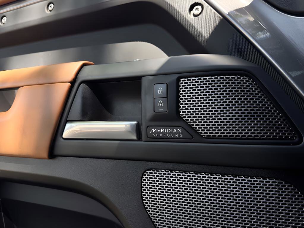 Used 2020 Land Rover Defender 110 X image 19