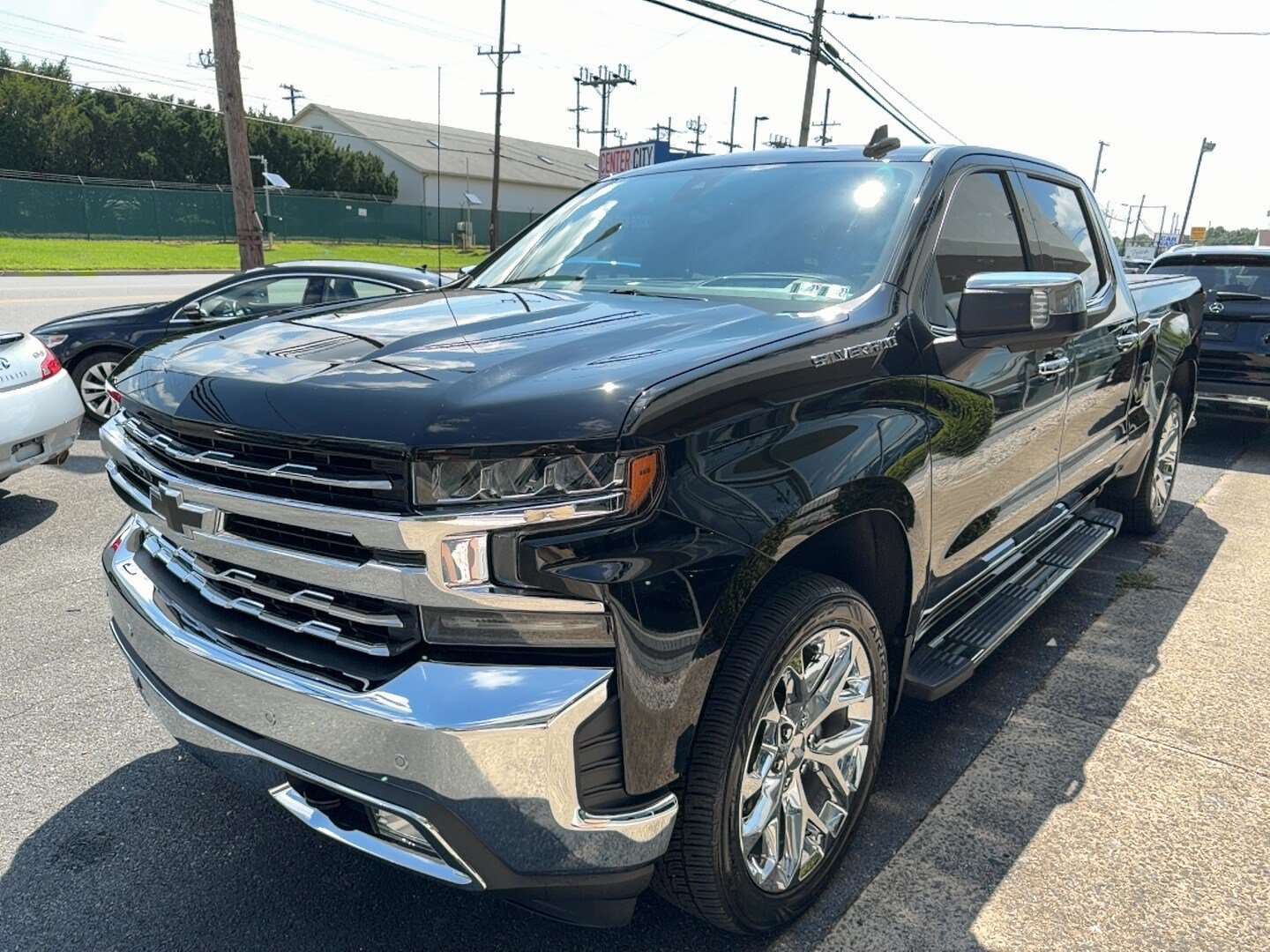 Used 2019 Chevrolet Silverado 1500 LTZ w/ LTZ Plus Package AWD/4WD image 5