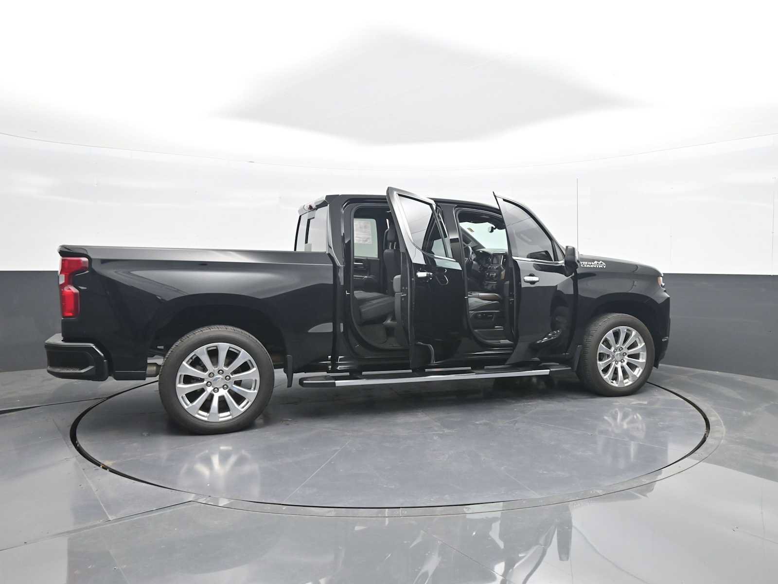 Used 2021 Chevrolet Silverado 1500 High Country w/ Technology Package AWD/4WD image 43