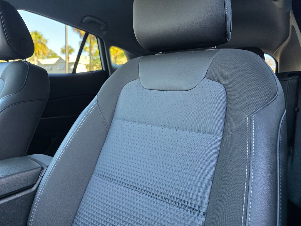 Certified 2025 Chevrolet Trax LT w/ LT Convenience Package image 13