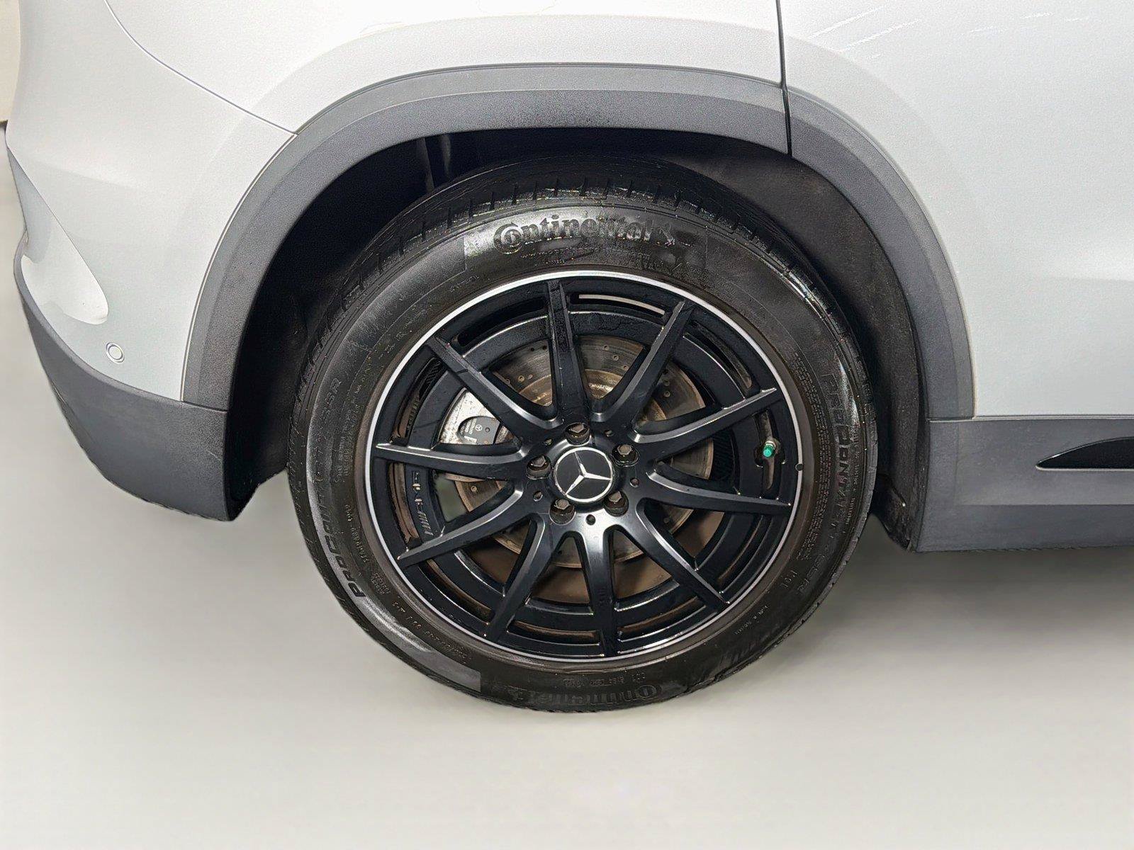 Used 2023 Mercedes-Benz GLA 35 AMG 4MATIC w/ Parking Assistance Package image 32