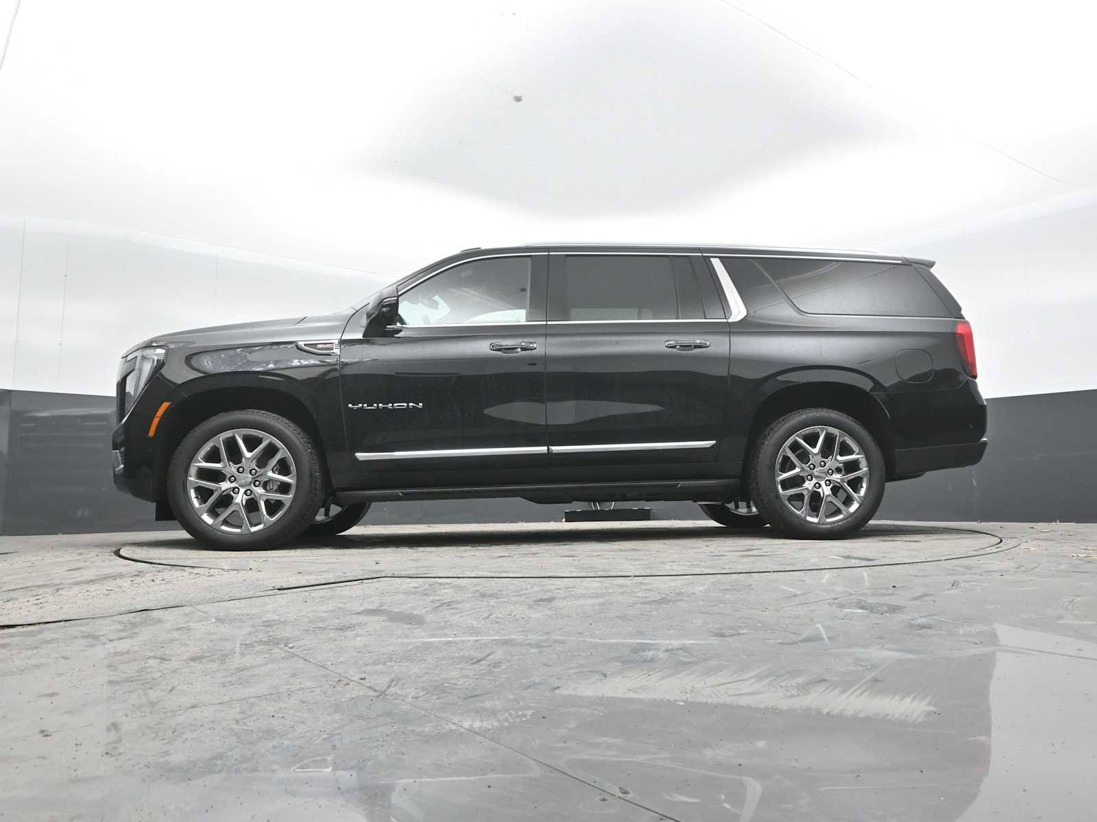 New 2026 GMC Yukon XL Elevation image 38