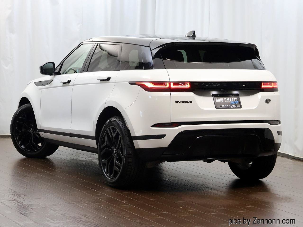 Used 2021 Land Rover Range Rover Evoque SE AWD/4WD image 9