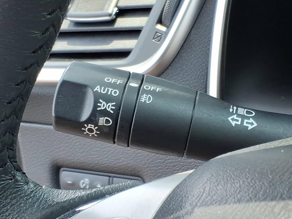 Used 2017 Nissan Murano SV AWD/4WD image 17