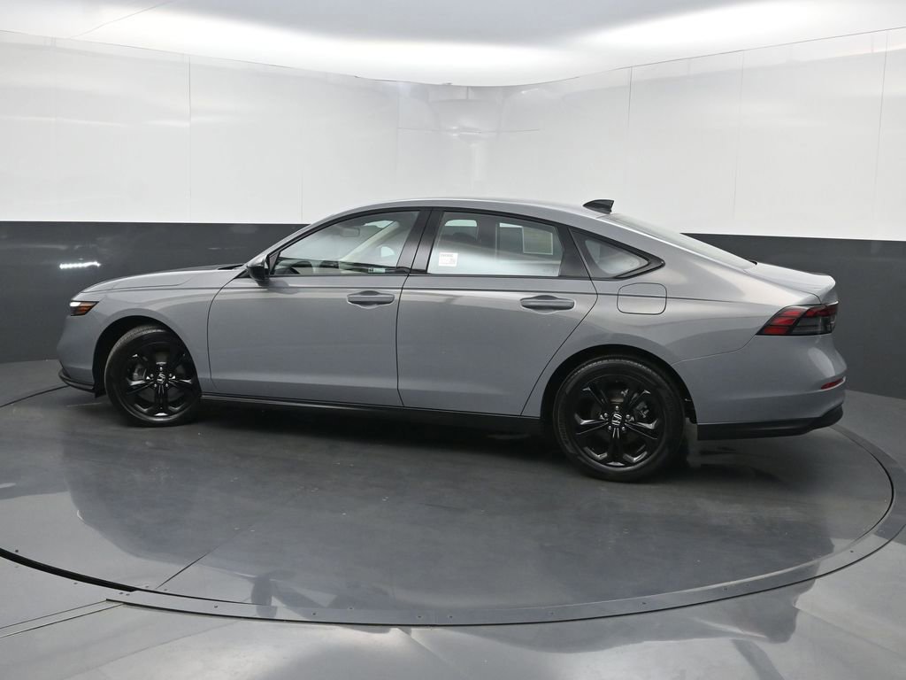 Used 2025 Honda Accord SE image 39