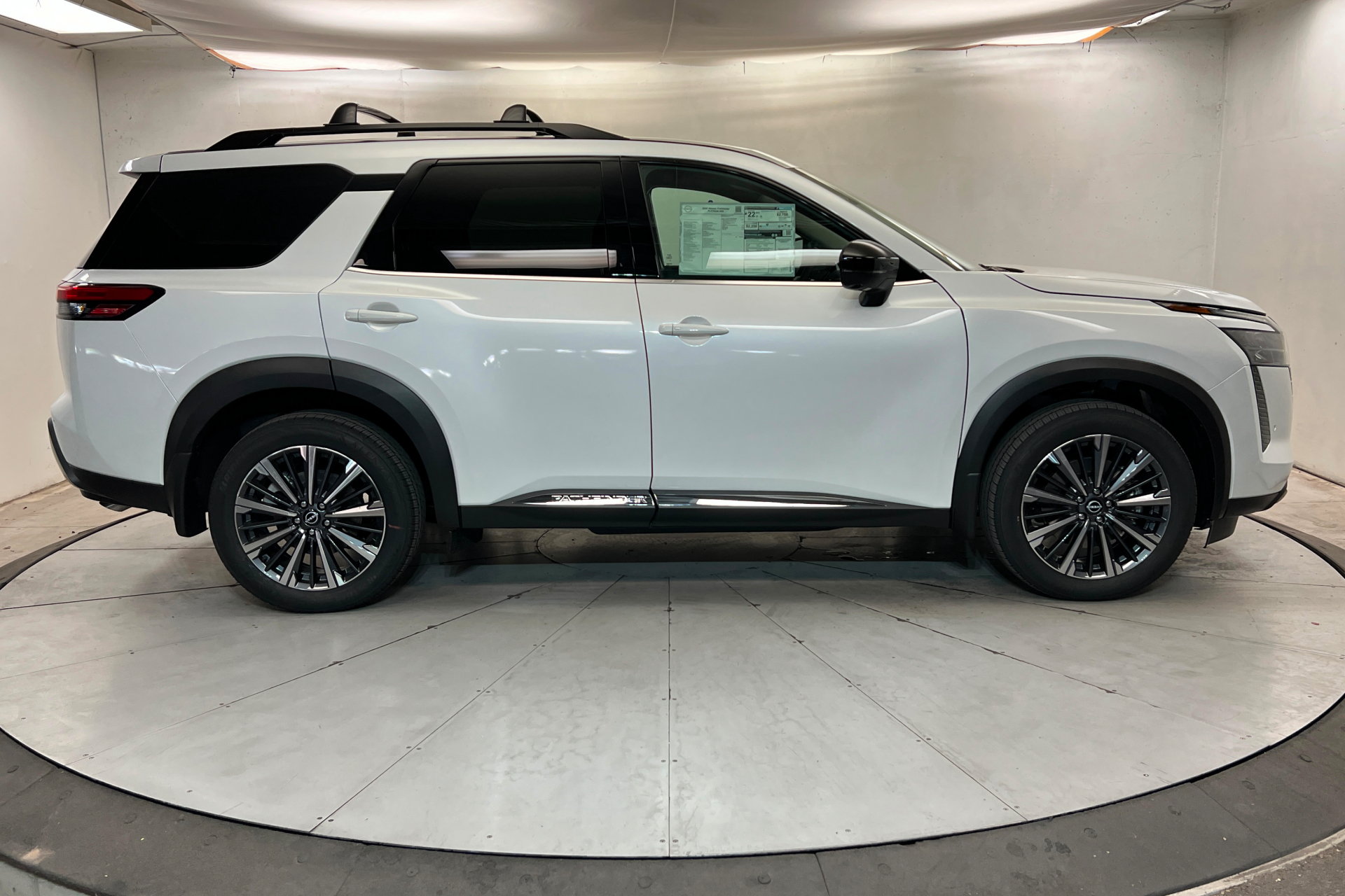 New 2026 Nissan Pathfinder Platinum AWD/4WD image 6