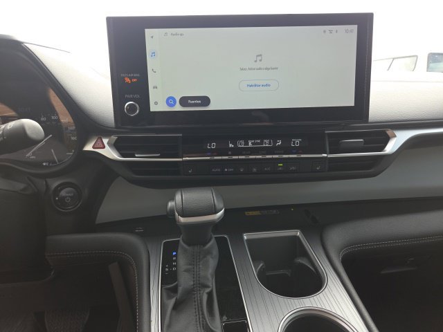 Used 2025 Toyota Sienna XLE FWD image 12