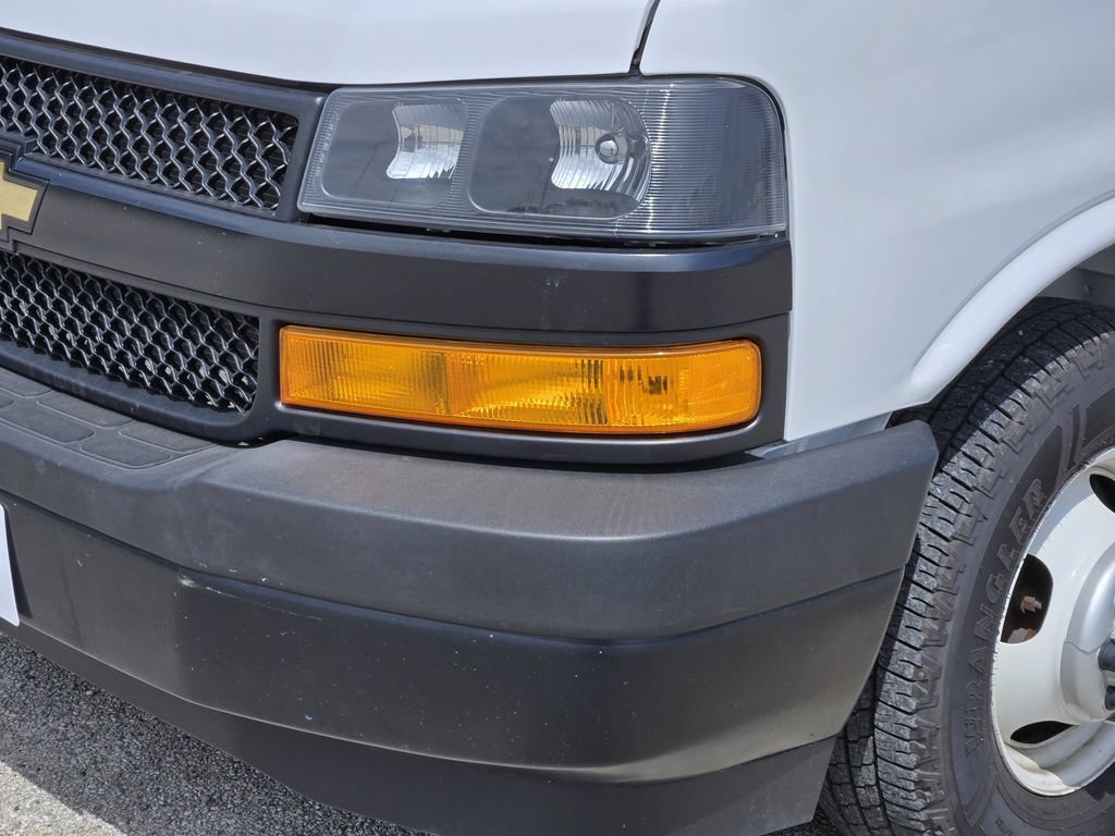 Used 2024 Chevrolet Express 3500 w/ Power Convenience Package RWD image 9
