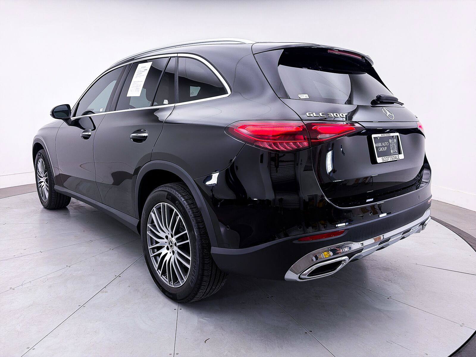 Used 2024 Mercedes-Benz GLC 300 4MATIC image 16