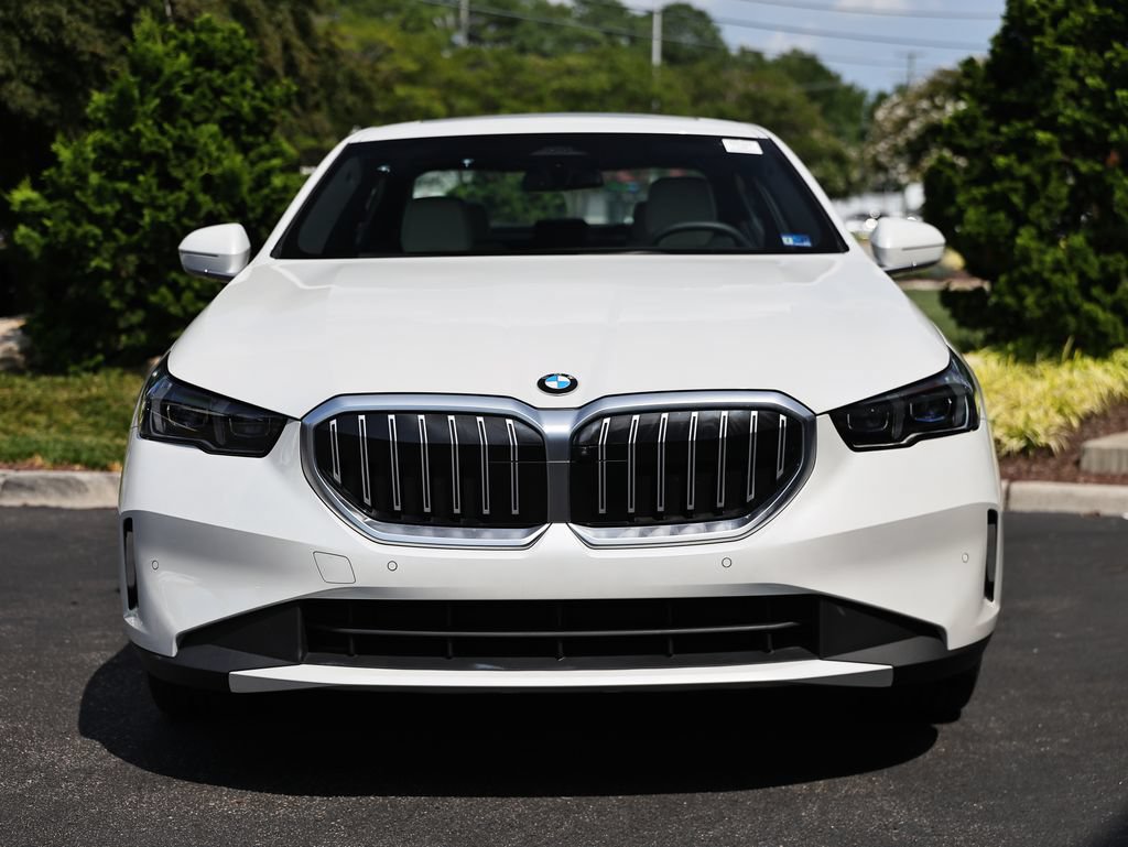 Used 2024 BMW 530i xDrive w/ Premium Package AWD/4WD image 13
